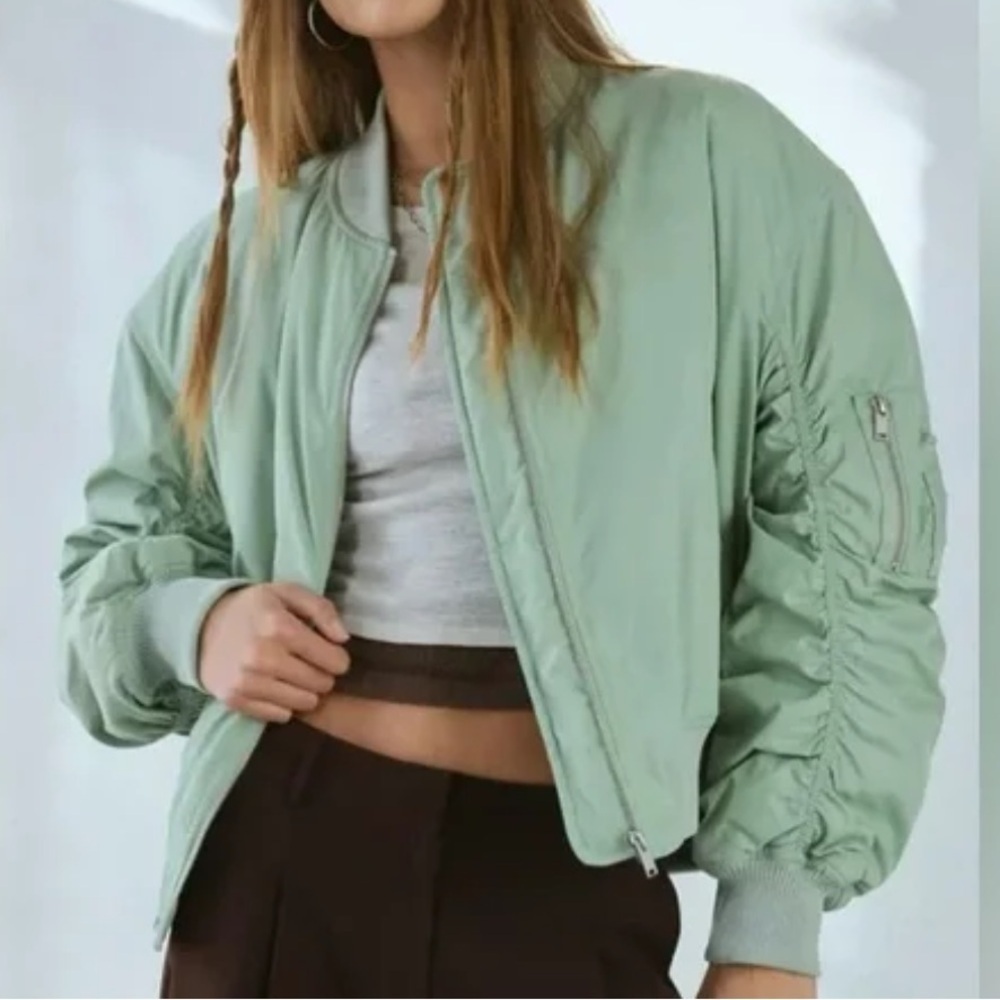 Urban Outfitters BDG - Charlie Barrel Sleeve Bomber Jacket. Small. NWT.  Green